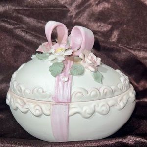 Vintage 1963 Lefton's China Hand Painted Egg